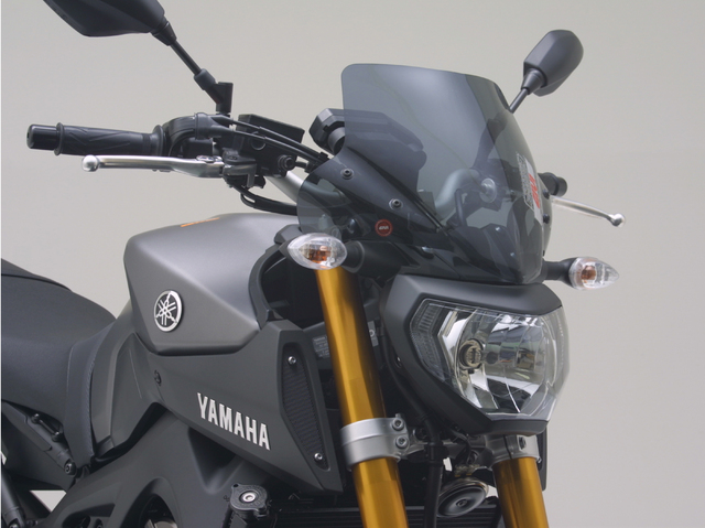 GIVI製 スクリーン YAMAHA MT-09/A（'14)用スモークスクリーン(A2115) 91639 | GIVI | ドレスアップパーツ | パーツラインアップ ｜バイクパーツ