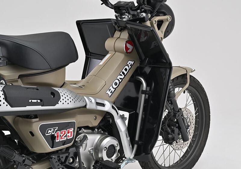 CT 125 ウィンドシールド マットブラック 600.jpg