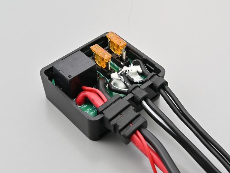 DAYTONA アクセサリー電源ユニット D-UNIT 41373 | DAYTONA | 電装部品