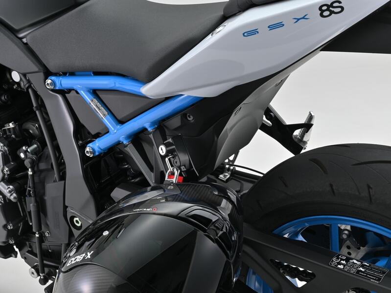 DAYTONA GSX-8S GSX-8R ヘルメットホルダー 48653 | DAYTONA