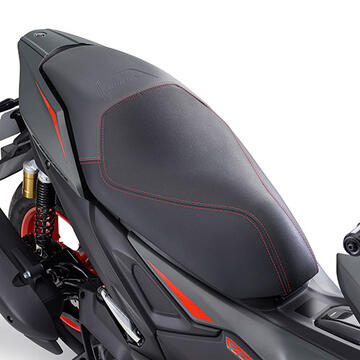 ワイズギア YAMAHA AEROX ローダウンシート（レッドステッチ） Q5K-YSK-170-G01
